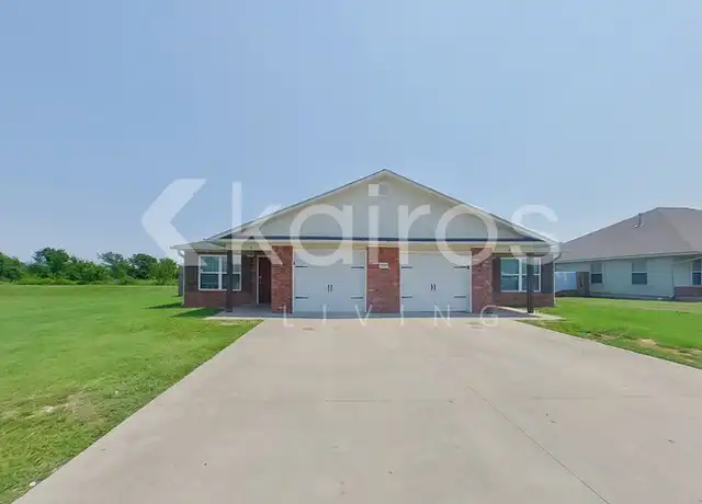 Property at 3909 Thomas St Unit A, Siloam Springs, AR, 72761, 3 beds, 2 baths, [object Object]