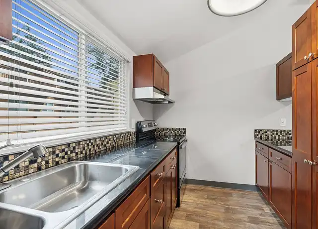 Property at The Bluffs at Mountain Park - 50 Kerr Pkwy, Lake Oswego, OR, 97035, 1 bed, 1 bath, [object Object]