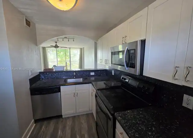 Property at 119 Royal Park Dr Unit 4C, Oakland Park, FL, 33309, 2 beds, 2 baths, [object Object]