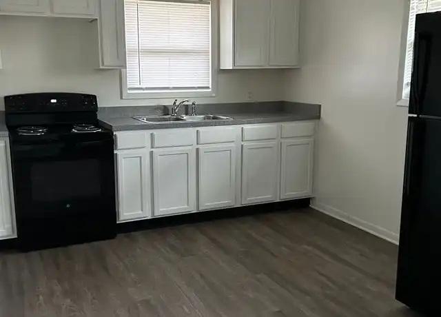 Property at 7015 N Manor Dr, Brownsburg, IN, 46112, 2 beds, 1 bath, [object Object]
