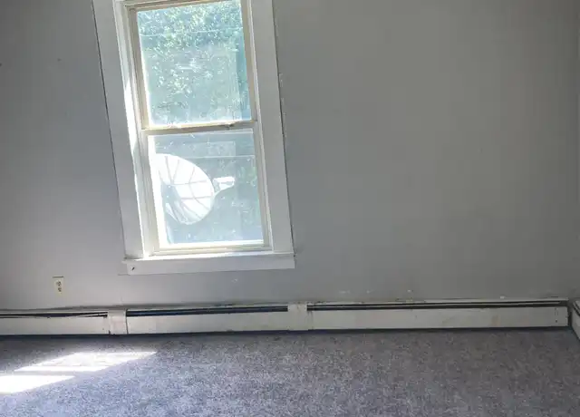 Property at 434 Crescent St Unit 4, Athol, MA, 01331, 2 beds, 1 bath, [object Object]