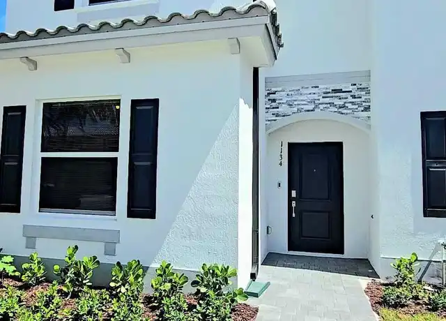 Property at 1134 SE 2nd St, Homestead, FL, 33030, 3 beds, 3 baths, [object Object]