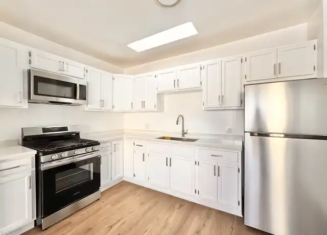 Property at 2718 Cochran Ave Unit 9, Los Angeles, CA, 90016, 2 beds, 1 bath, [object Object]