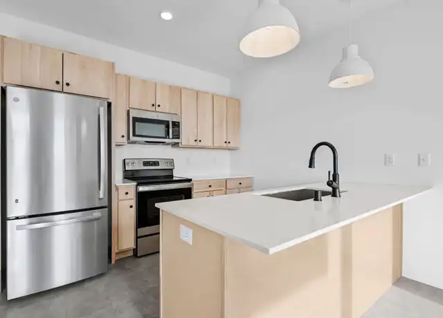 Property at 686 Mike McCarthy Way Unit 318, Ashwaubenon, WI, 54304, 1 bed, 1 bath, [object Object]
