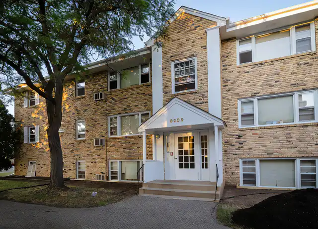 Property at 8209 W 30 1/2 St, Minneapolis, MN, 55426, 1 bed, 1 bath, [object Object]