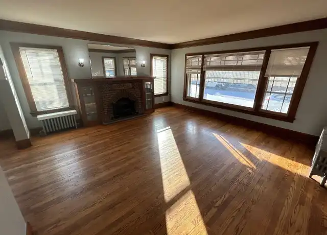 Property at 919 Hayes Ave, Racine, WI, 53405, 2 beds, 1 bath, [object Object]