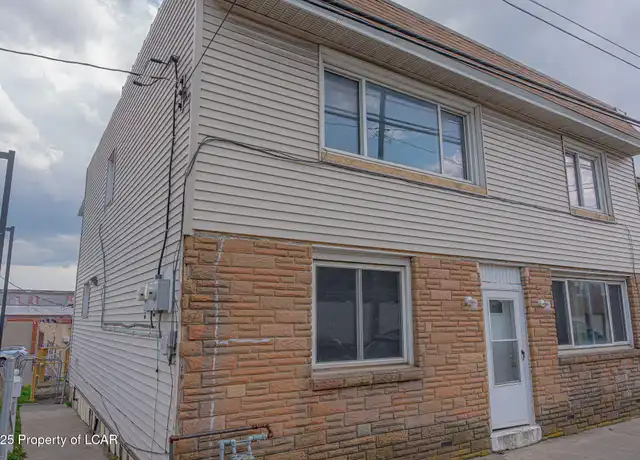 Property at 140 W 1st St, Hazleton, PA, 18201, 2 beds, 1 bath, [object Object]
