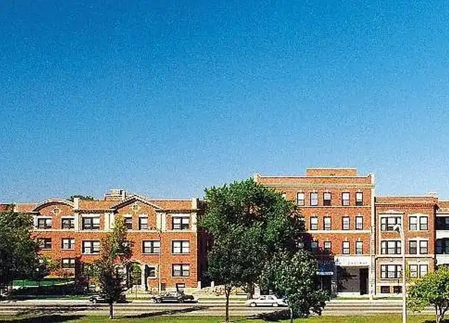 Property at Park Apartments - 220 E Garfield Blvd, Chicago, IL, 60615, 2 beds, 1 bath, [object Object]