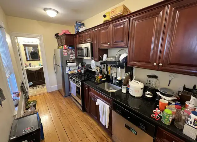 Property at 6 White Street Pl Unit 2R, Cambridge, MA, 02140, 3 beds, 2 baths, [object Object]