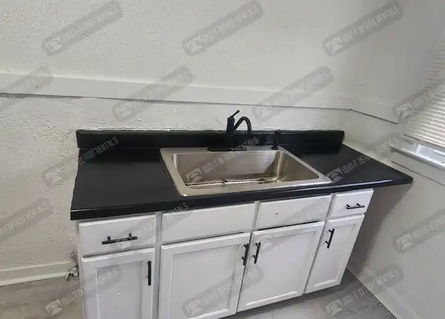 Property at 9839 Woodside St Unit 4, Detroit, MI, 48204, 2 beds, 1 bath, [object Object]
