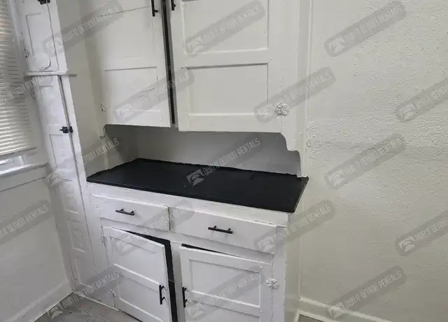 Property at 9839 Woodside St Unit 4, Detroit, MI, 48204, 2 beds, 1 bath, [object Object]