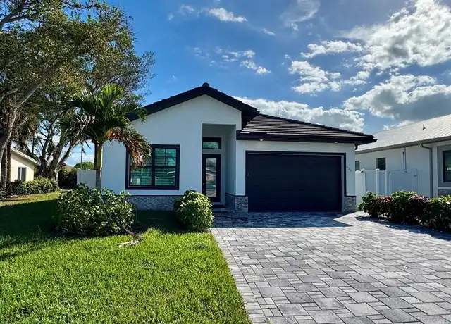 Property at 656 108th Ave N, Naples, FL, 34108, 4 beds, 3 baths, [object Object]
