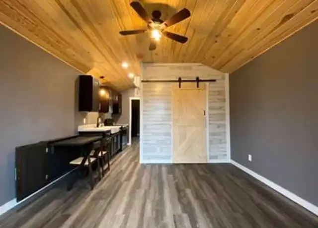 Property at 207 W Wright St, Sulphur Rock, AR, 72579, 1 bed, 1 bath, [object Object]