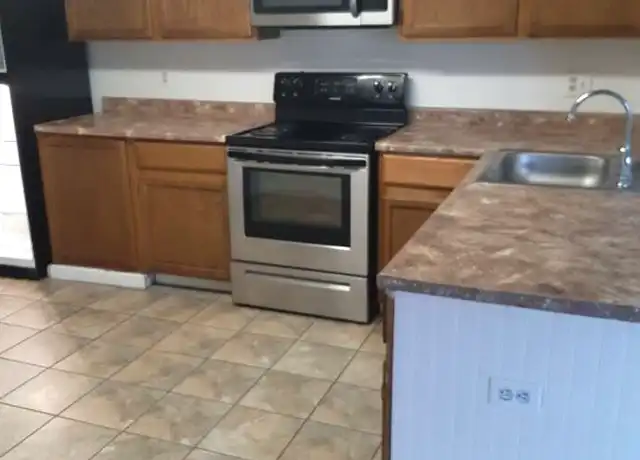 Property at 942 S Dearborn Way, Aurora, CO, 80012, 2 beds, 1 bath, [object Object]