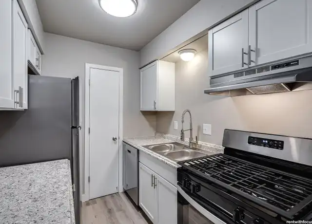 Property at 1510 Witzel Ave Unit 121 8, Oshkosh, WI, 54902, 2 beds, 1 bath, [object Object]
