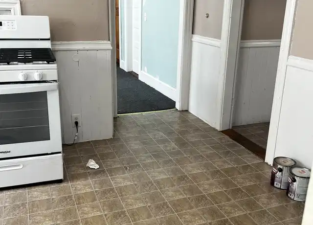 Property at 3 Cliff St Unit 3, Attleboro, MA, 02703, 2 beds, 1 bath, [object Object]