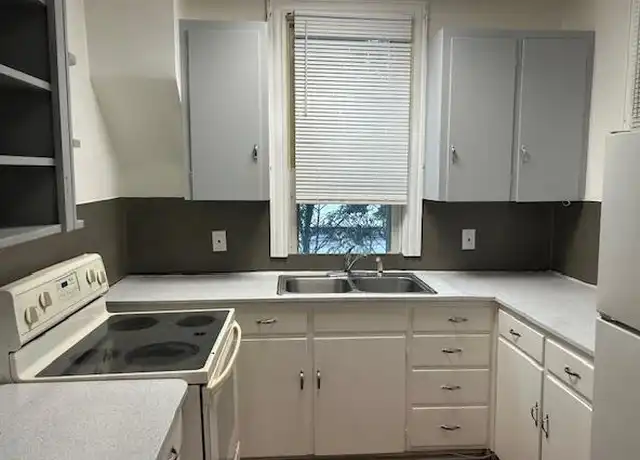 Property at 16 S Lincoln Ave Unit 1, Lebanon, PA, 17042, 1 bed, 1 bath, [object Object]