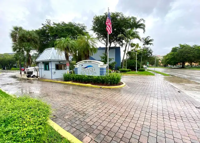 Property at 9371 Fontainebleau Blvd Unit I209, Miami, FL, 33172, 2 beds, 2.5 baths, [object Object]