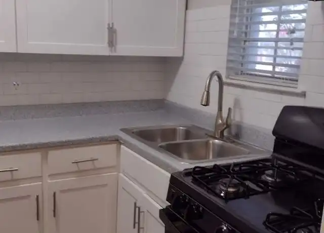 Property at 1809 Cox St Unit 105, Carrollton, TX, 75006, 2 beds, 1 bath, [object Object]