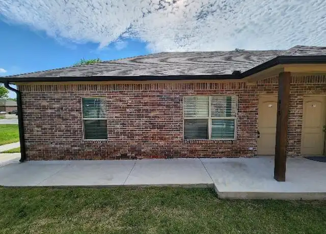 Property at 418 E 13th St, Ada, OK, 74820, 2 beds, 2 baths, [object Object]