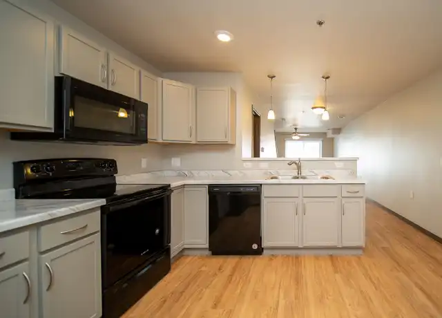 Property at 4802 S Hosta Ave Unit Hosta 104, Sioux Falls, SD, 57110, 2 beds, 1.5 baths, [object Object]