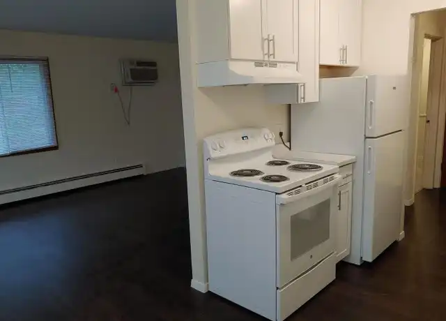 Property at 2440 Dupont Ave S Unit 202, Minneapolis, MN, 55405, 1 bed, 1 bath, [object Object]