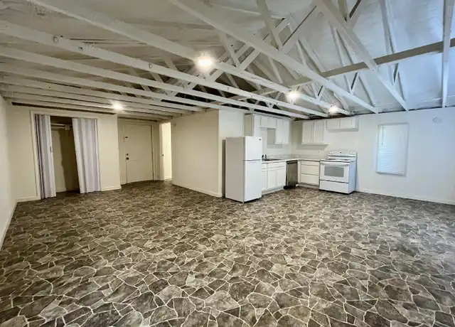 Property at 2208 20th St, Lubbock, TX, 79411, 1 bed, 1 bath, [object Object]