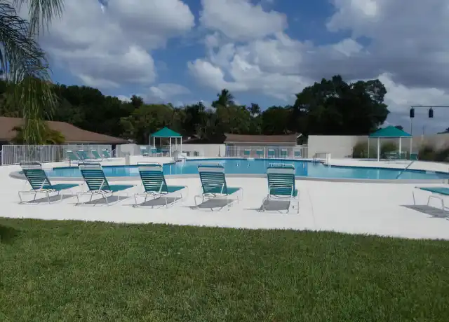 Property at 4261 Island Cir, Fort Myers, FL, 33919, 1 bed, 1.5 baths, [object Object]