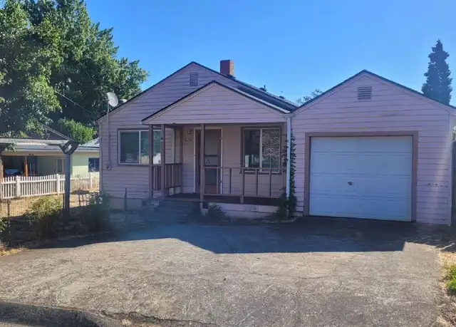 Property at 673 W Kenwood St, Roseburg, OR, 97471, 2 beds, 1 bath, [object Object]