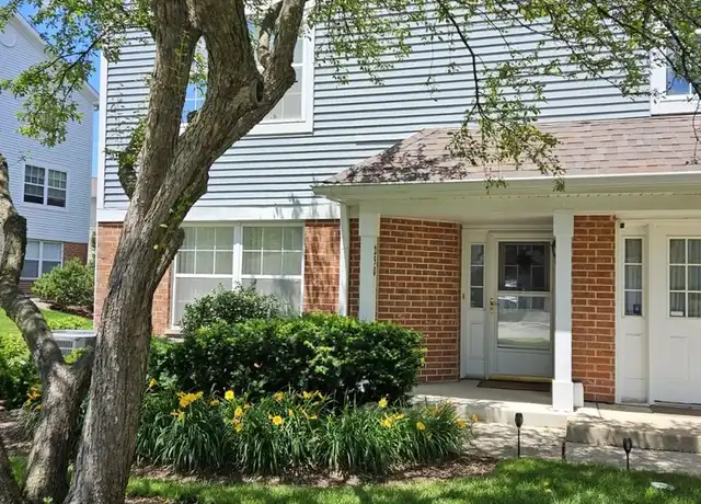 Property at 250 Regal Ct, Roselle, IL, 60172, 2 beds, 1.5 baths, [object Object]