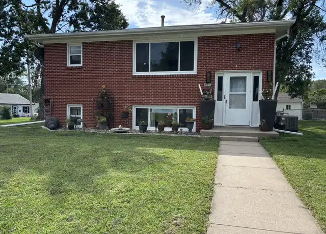 Property at 387 S 44th St, Lincoln, NE, 68510, 2 beds, 1 bath, [object Object]