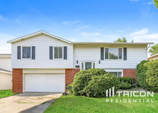 Property at 1712 W Catalpa Ln, Mount Prospect, IL, 60056, 3 beds, 2 baths, [object Object]