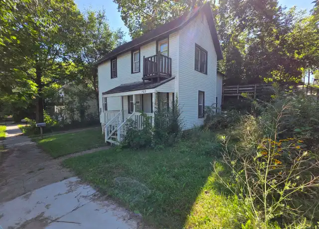 Property at 703 Jones St Unit 703 1/2, Eau Claire, WI, 54701, 2 beds, 1 bath, [object Object]