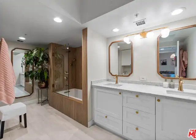 Property at 13700 Marina Pointe Dr #1214, Marina del Rey, CA, 90292, 1 bed, 1 bath, [object Object]