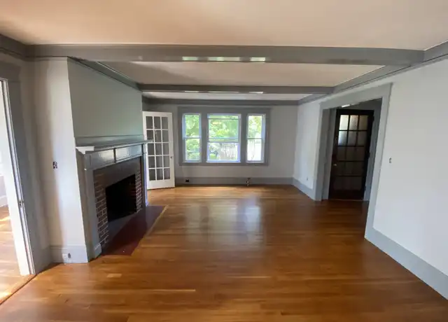 Property at 144 Russell St Unit 1, Worcester, MA, 01609, 2 beds, 1 bath, [object Object]