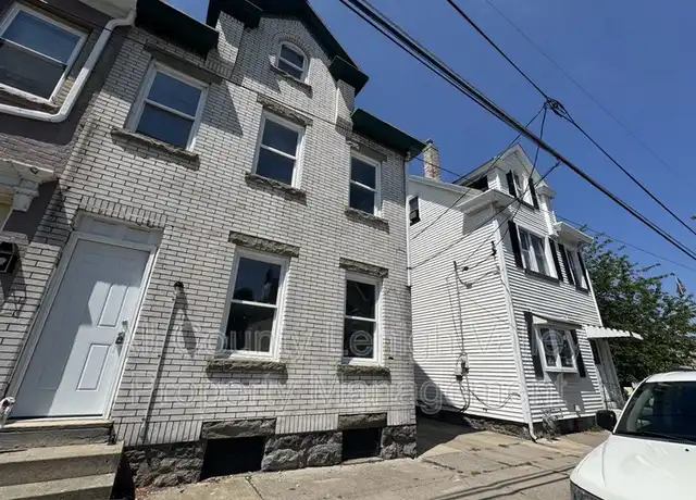 Property at 427 W Berwick St, Easton, PA, 18042, 2 beds, 1 bath, [object Object]