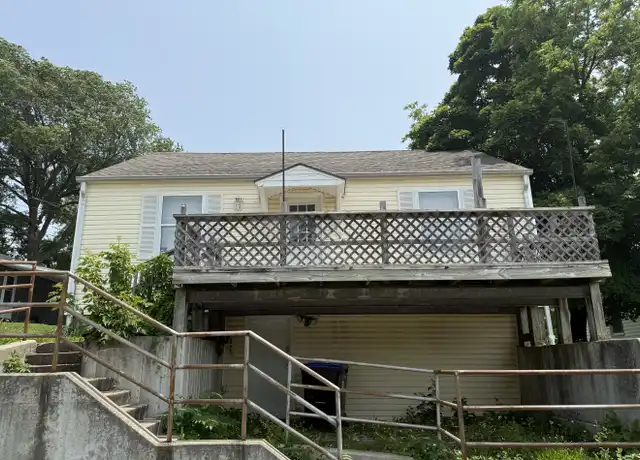 Property at 713 N Warren St, Warrensburg, MO, 64093, 2 beds, 1 bath, [object Object]