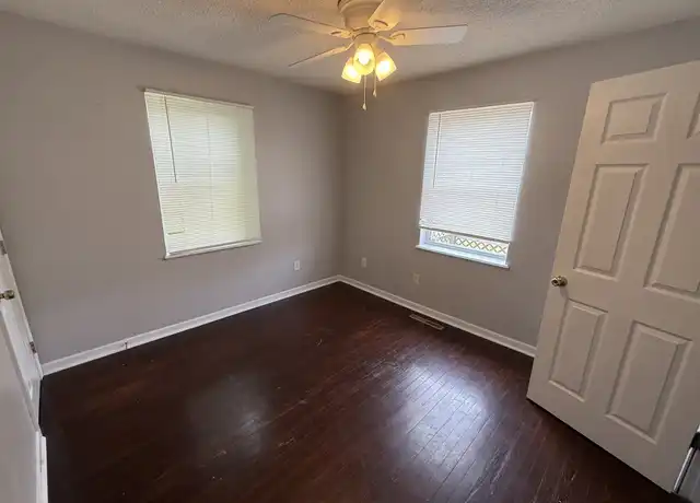 Property at 713 N Warren St, Warrensburg, MO, 64093, 2 beds, 1 bath, [object Object]