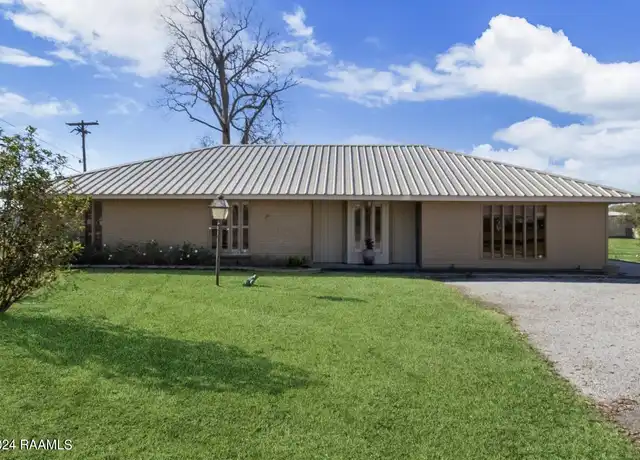 Property at 616 E Broussard Rd, Lafayette, LA, 70503, 3 beds, 2 baths, [object Object]