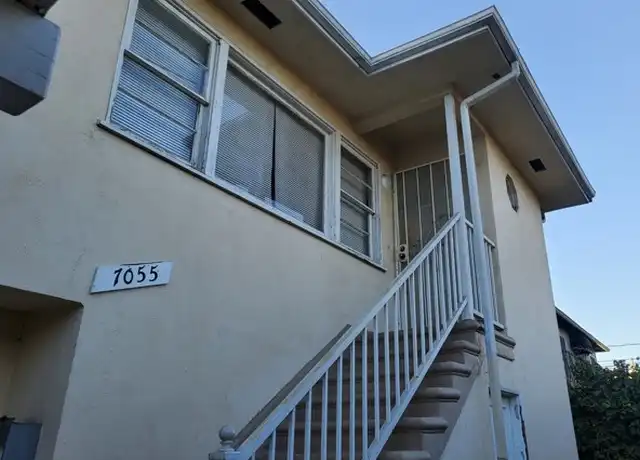 Property at 7055 S La Cienega Blvd, Westchester, CA, 90045, 1 bed, 1 bath, [object Object]