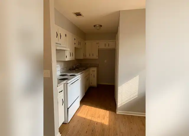 Property at 711 Vine St Unit 3, Jonesboro, AR, 72401, 2 beds, 1 bath, [object Object]