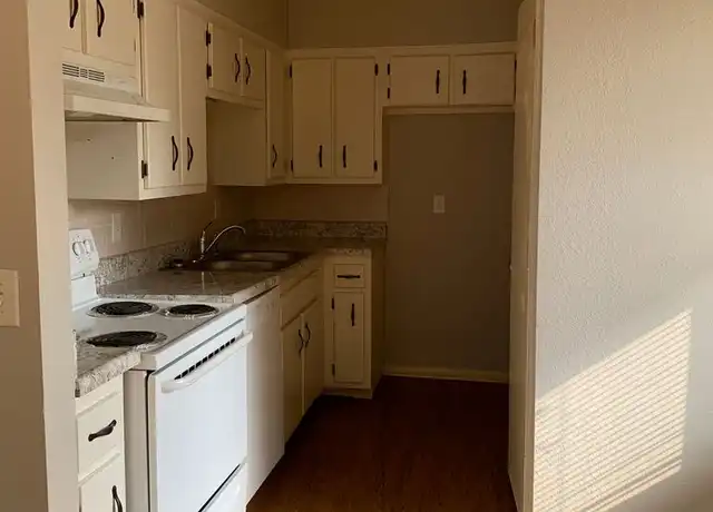 Property at 711 Vine St Unit 3, Jonesboro, AR, 72401, 2 beds, 1 bath, [object Object]