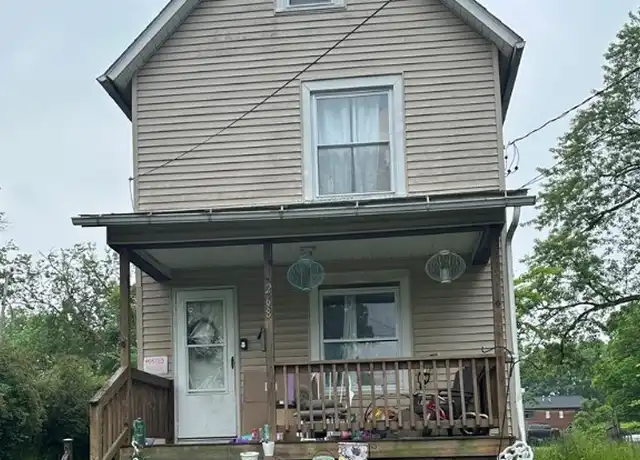 Property at 268 Malleable St, Sharon, PA, 16146, 2 beds, 1 bath, [object Object]