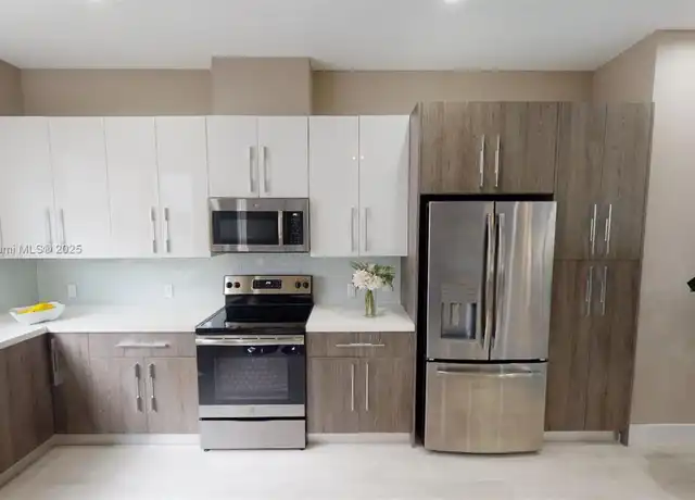 Property at 614 NE 12th Ave, Fort Lauderdale, FL, 33304, 3 beds, 3.5 baths, [object Object]