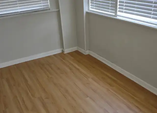 Property at 1711 E Lee St, Pensacola, FL, 32503, 2 beds, 1 bath, [object Object]