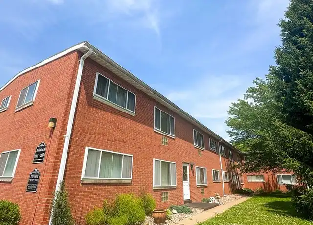 Property at 2900 State St Unit 201 C, Quincy, IL, 62301, 2 beds, 1 bath, [object Object]