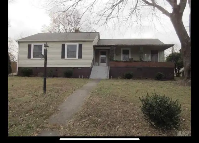 Property at 1277 11th St NW, Hickory, NC, 28601, 3 beds, 1.5 baths, [object Object]