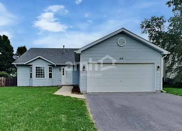 Property at 816 Shorewood Dr, Shorewood, IL, 60404, 3 beds, 2 baths, [object Object]