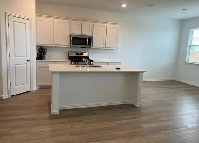 Property at 8012 Lindheimer Ln, McKinney, TX, 75071, 4 beds, 2 baths, [object Object]
