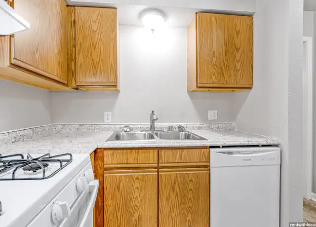 Property at 1750 Lombard Ave Unit 1740 5, Oshkosh, WI, 54902, 1 bed, 1 bath, [object Object]
